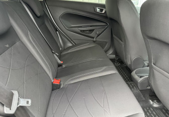 Подержанный автомобиль Ford Fiesta Hatchback 2016 года (11 фото)