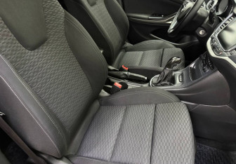 Подержанный автомобиль Opel Astra Hatchback 2018 года (9 фото)