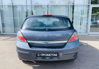 Подержанный автомобиль Opel Astra Hatchback 2007 года (6 фото)