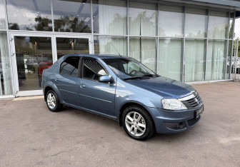 Подержанный автомобиль Renault Logan Sedan 2010 года (3 фото)