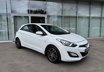 Подержанный автомобиль Hyundai i30 Hatchback 2012 года (3 фото)