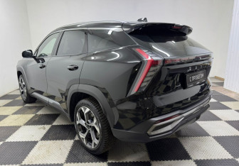 Подержанный автомобиль Geely Atlas 2024 года (7 фото)