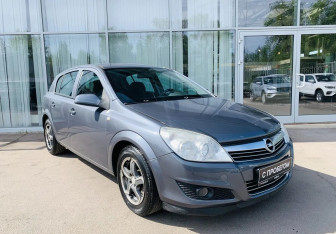Подержанный автомобиль Opel Astra Hatchback 2007 года (3 фото)