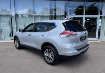 Подержанный автомобиль Nissan X-Trail 2017 года (7 фото)