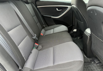 Подержанный автомобиль Hyundai i30 Hatchback 2012 года (11 фото)