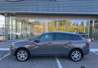 Подержанный автомобиль LADA (ВАЗ) Vesta Wagon 2021 года (8 фото)