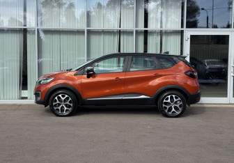 Подержанный автомобиль Renault Kaptur 2016 года (8 фото)