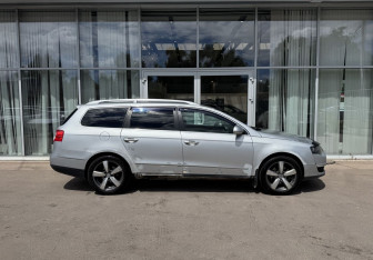 Подержанный автомобиль Volkswagen Passat Wagon 2009 года (4 фото)