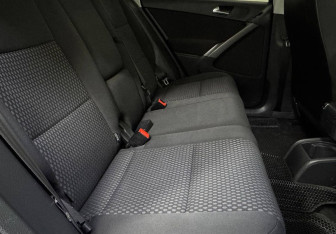 Подержанный автомобиль Volkswagen Tiguan 2009 года (11 фото)