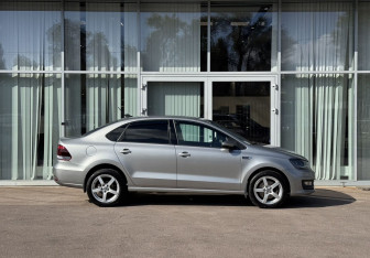 Подержанный автомобиль Volkswagen Polo Sedan 2019 года (4 фото)