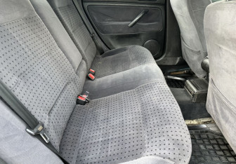 Подержанный автомобиль Volkswagen Passat Sedan 1996 года (11 фото)