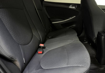 Подержанный автомобиль Hyundai Solaris Hatchback 2012 года (11 фото)