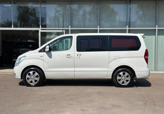 Подержанный автомобиль Hyundai Grand Starex 2014 года (8 фото)