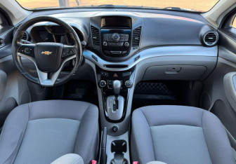 Подержанный автомобиль Chevrolet Orlando 2013 года (10 фото)
