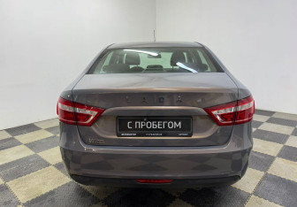 Подержанный автомобиль LADA (ВАЗ) Vesta Sedan 2019 года (6 фото)