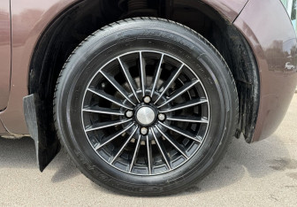 Подержанный автомобиль Nissan March Hatchback 2004 года (12 фото)