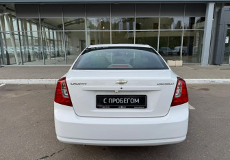 Подержанный автомобиль Chevrolet Lacetti Sedan 2012 года (6 фото)
