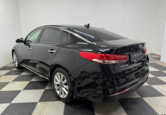 Подержанный автомобиль Kia Optima Sedan 2018 года (7 фото)