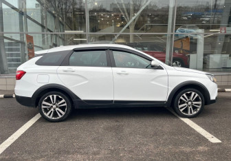 Подержанный автомобиль LADA (ВАЗ) Vesta Wagon 2019 года (8 фото)