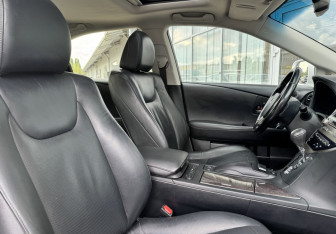Подержанный автомобиль Lexus RX 2015 года (10 фото)