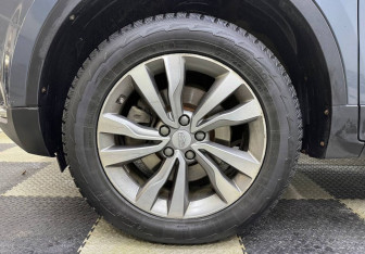 Подержанный автомобиль Geely Atlas 2019 года (12 фото)