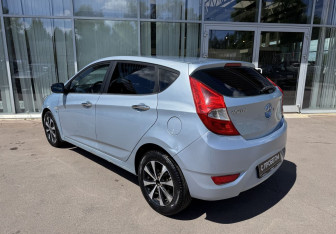 Подержанный автомобиль Hyundai Solaris Hatchback 2011 года (7 фото)