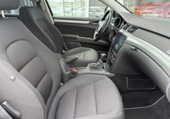 Подержанный автомобиль Skoda Superb Liftback 2013 года (10 фото)