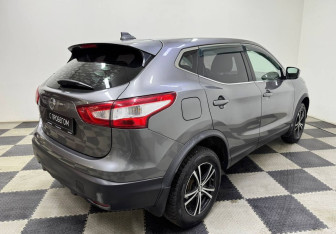 Подержанный автомобиль Nissan Qashqai 2017 года (5 фото)
