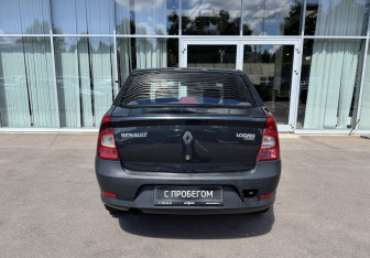 Подержанный автомобиль Renault Logan Sedan 2011 года (6 фото)