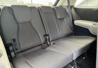 Подержанный автомобиль Kia Carnival 2021 года (11 фото)