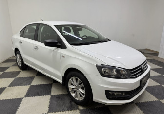 Подержанный автомобиль Volkswagen Polo Sedan 2015 года (3 фото)