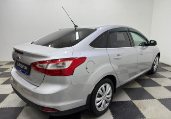 Подержанный автомобиль Ford Focus Sedan 2012 года (5 фото)