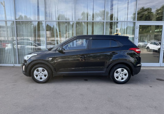 Подержанный автомобиль Hyundai Creta 2018 года (8 фото)