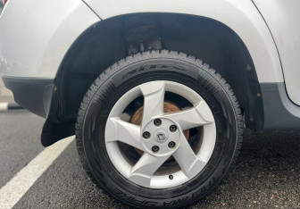 Подержанный автомобиль Renault Duster 2013 года (12 фото)