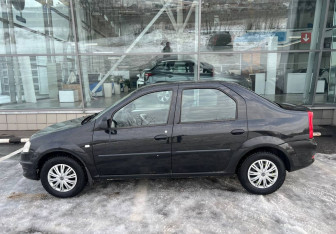 Подержанный автомобиль Renault Logan Sedan 2010 года (8 фото)