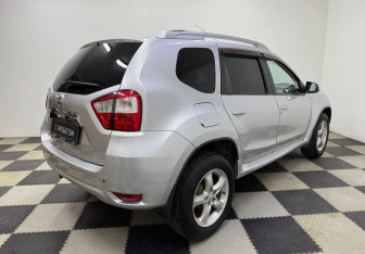 Подержанный автомобиль Nissan Terrano 2014 года (5 фото)