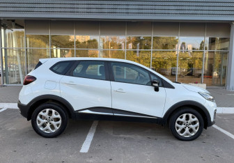 Подержанный автомобиль Renault Kaptur 2016 года (4 фото)