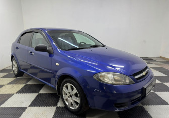 Подержанный автомобиль Chevrolet Lacetti Hatchback 2004 года (3 фото)