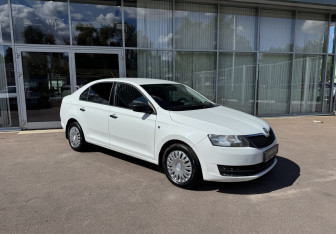 Подержанный автомобиль Skoda Rapid Liftback 2016 года (3 фото)