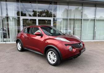 Подержанный автомобиль Nissan Juke 2011 года (3 фото)