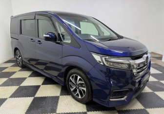 Подержанный автомобиль Honda Stepwgn 2019 года (3 фото)