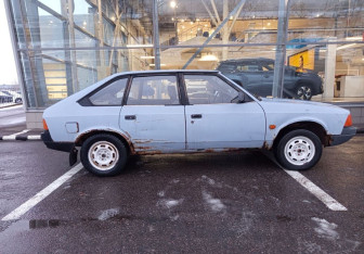 Подержанный автомобиль Москвич 2141 1991 года (4 фото)