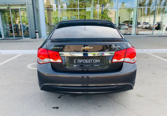 Подержанный автомобиль Chevrolet Cruze Sedan 2013 года (6 фото)