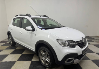 Подержанный автомобиль Renault Sandero 2019 года (3 фото)