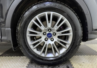 Подержанный автомобиль Ford Kuga 2013 года (12 фото)