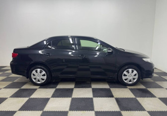 Подержанный автомобиль Toyota Corolla Sedan 2012 года (4 фото)