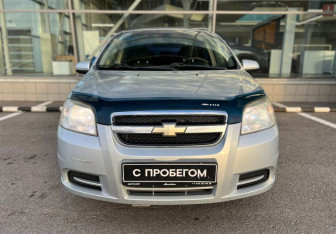 Подержанный автомобиль Chevrolet Aveo Sedan 2011 года (2 фото)