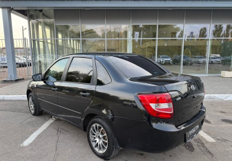 Подержанный автомобиль LADA (ВАЗ) Granta Sedan 2017 года (7 фото)
