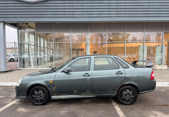 Подержанный автомобиль LADA (ВАЗ) Priora Sedan 2011 года (8 фото)