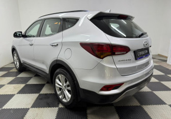 Подержанный автомобиль Hyundai Santa Fe 2017 года (7 фото)